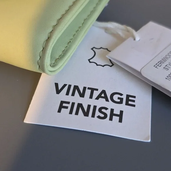 THE SAK NWT Fernwood Key Lime Large Leather Wallet - Picture 13 of 14